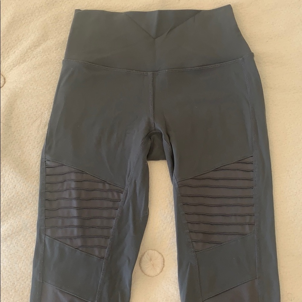 Alo Yoga Moto leggings medium